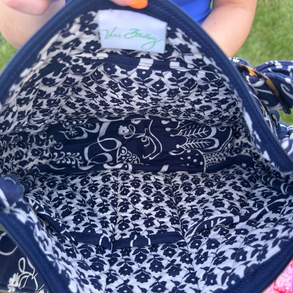 Vera Bradley navy blue and white crossbody/shoulder bag - Picture 4 of 8